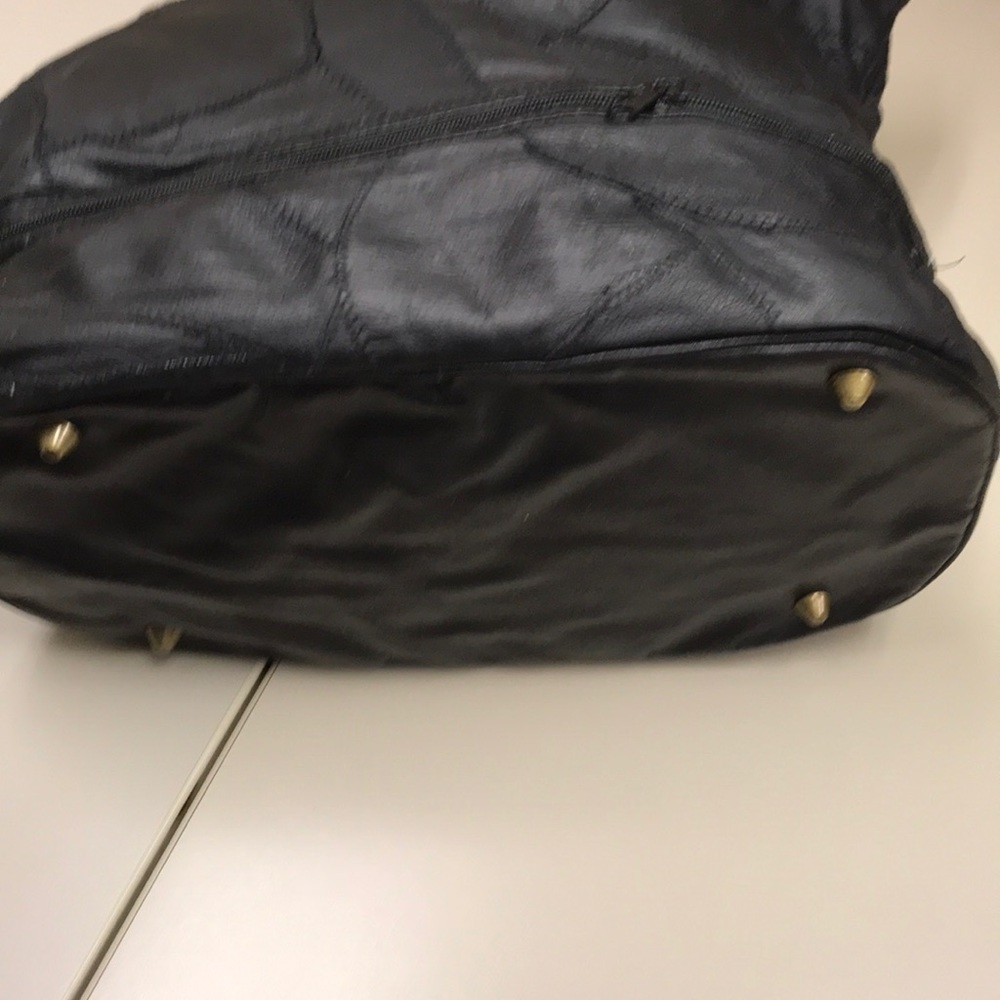 NWT Patchwork’s Leather large tote NWT - Picture 5 of 8